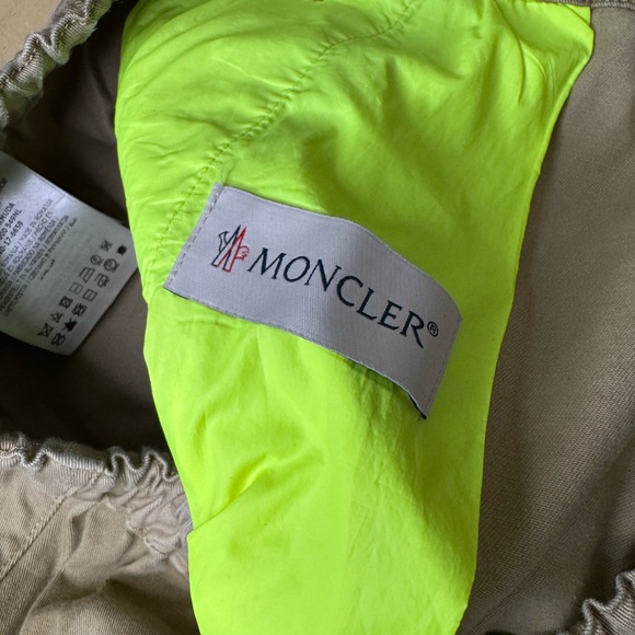 Moncler Pantalone Bermuda Camouflage Shorts - Picture 8 of 14